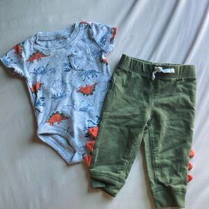 Carter’s Dinosaur Set